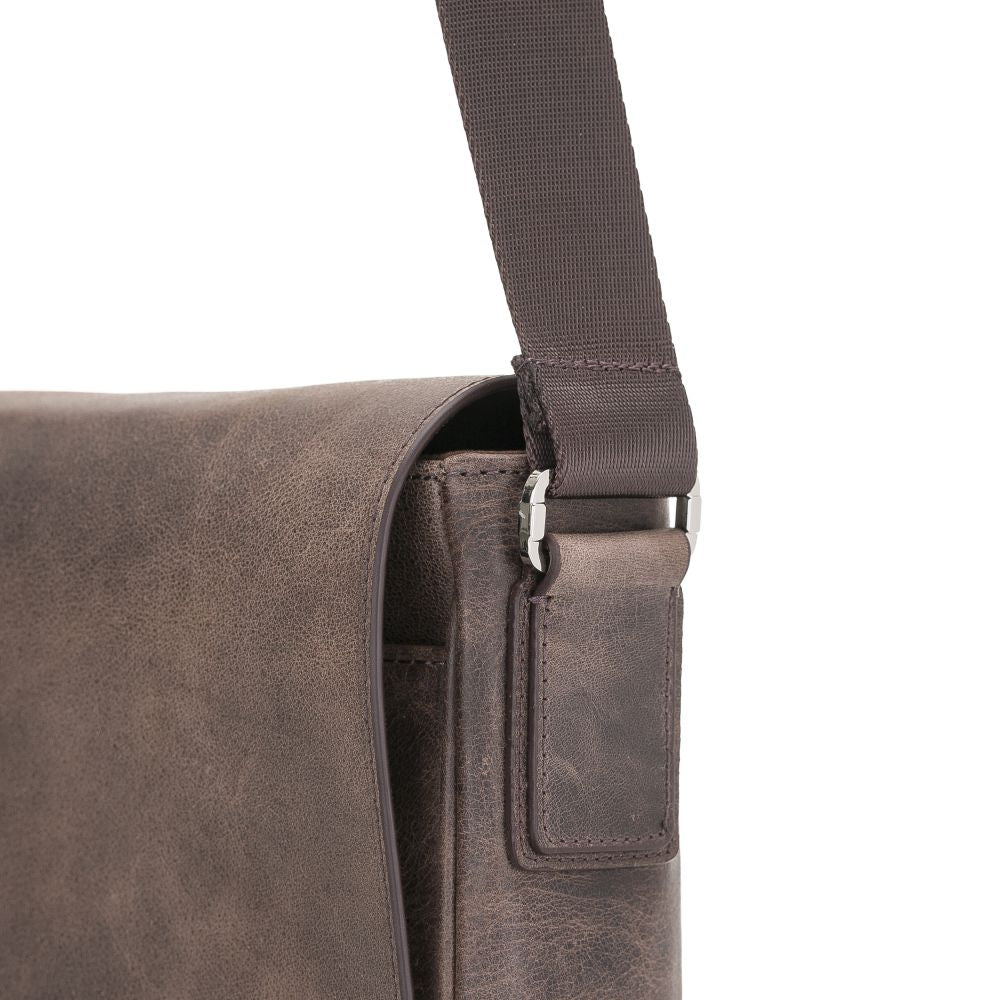 Calisto Massenger Leather Bag