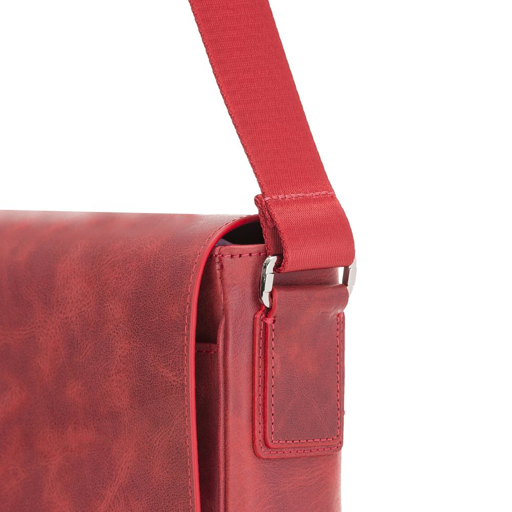 Calisto Massenger Leather Bag