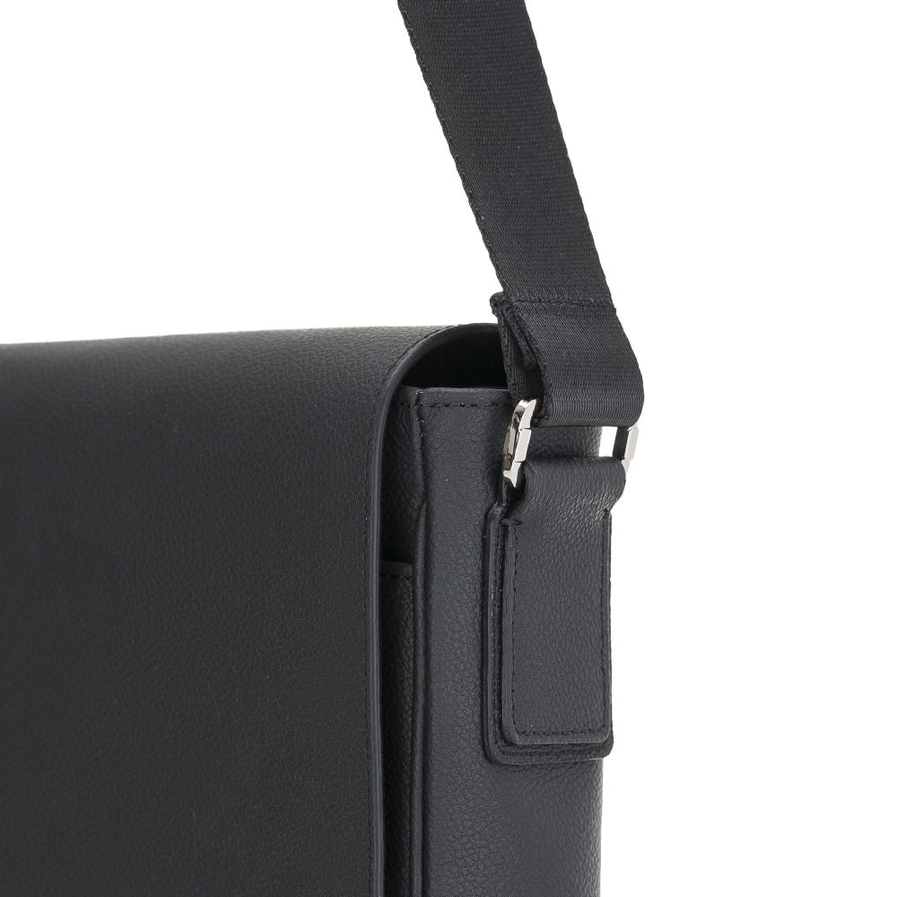 Calisto Massenger Leather Bag