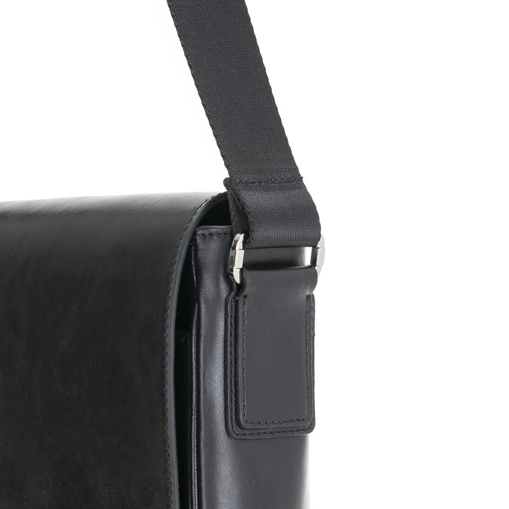 Calisto Massenger Leather Bag